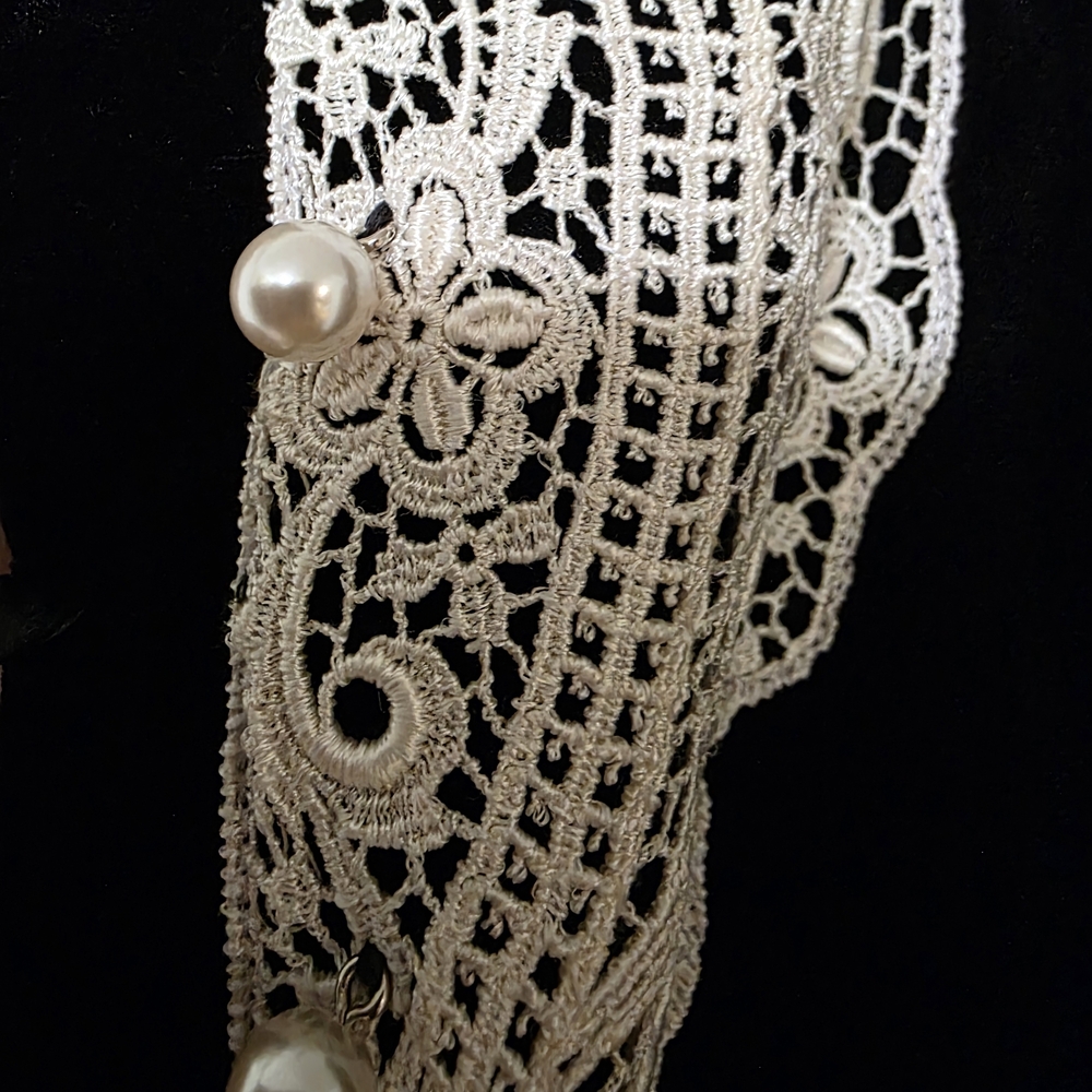Women's Black Velvet Jacket with Lace Trim - Picture 6 of 6